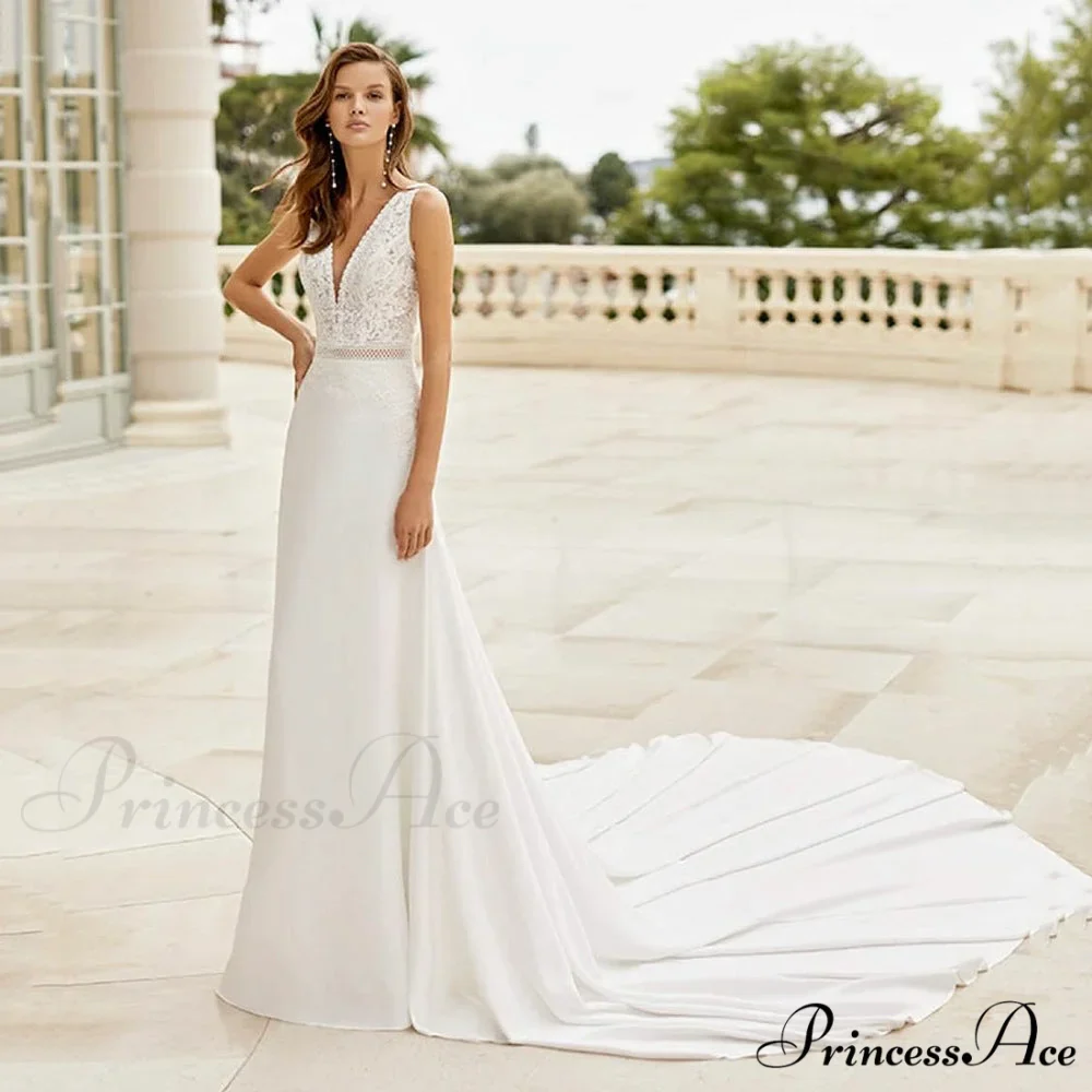 Antique Lace Slender Bridal Gown - Image 2