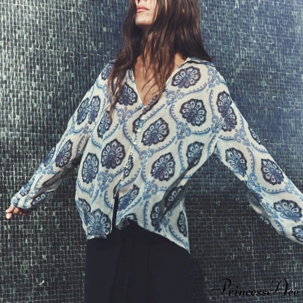 Blue Flowered Printed Extended Sleeve V-Neck Bohemian Top - Image 3