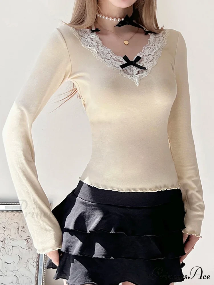 Bow Patchwork Lace Trim Halter V-Neck Long Sleeve Knit Top

Modified Title: Ribbon Patchwork Lace Trim Halter V-Neck Long Sleeve Knit Top - Image 3