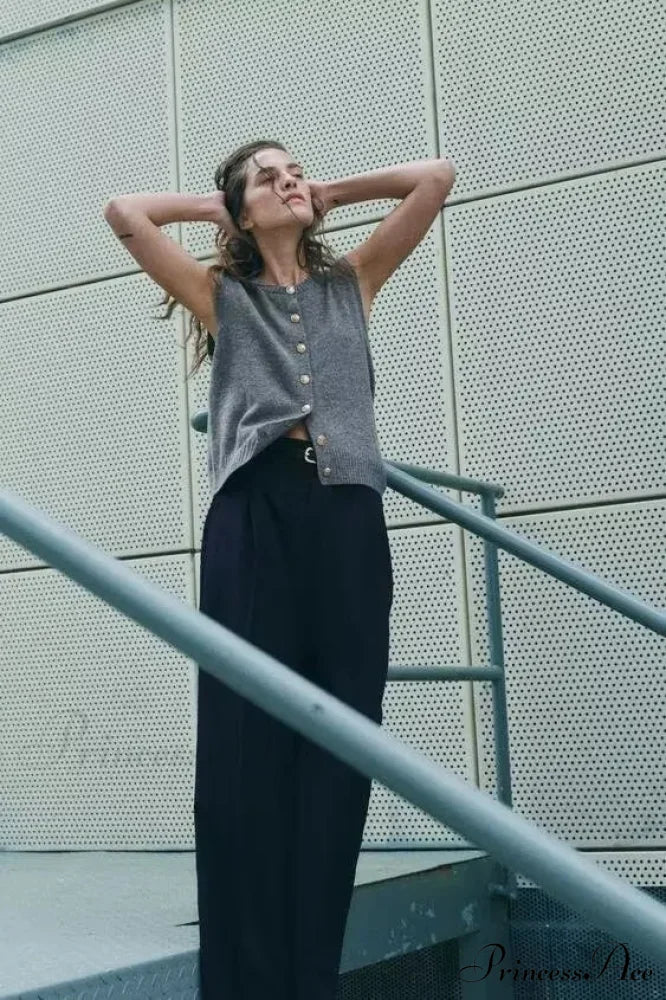 Circular Neck Gilded Button Sleeveless Cardigan - Image 2