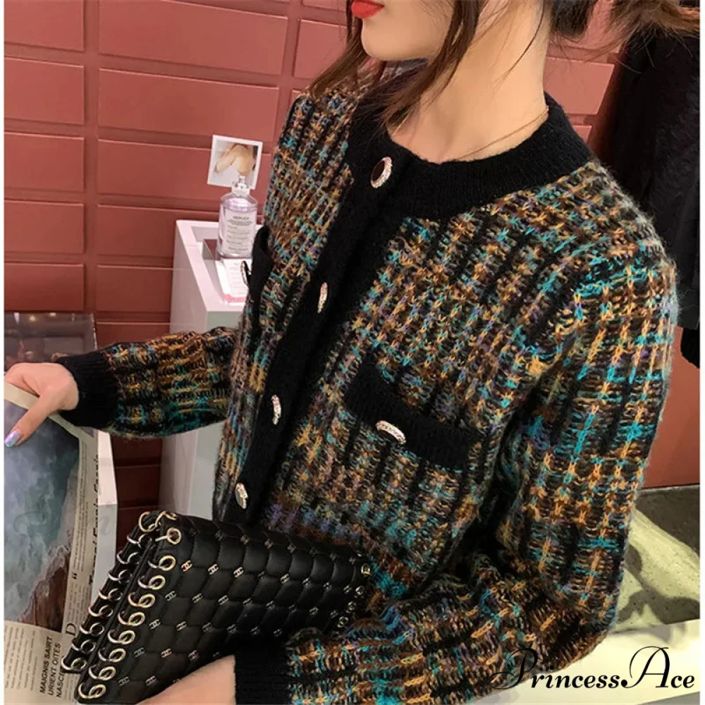 Circular Neck Shade Matching Knitted Fall Cardigan - Image 2