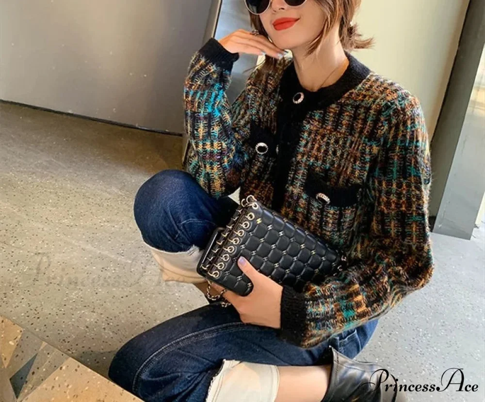 Circular Neck Shade Matching Knitted Fall Cardigan - Image 3