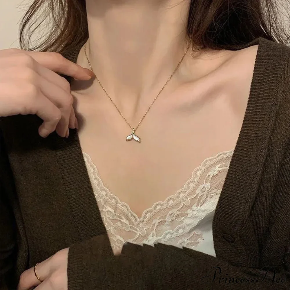 Mermaid Tail Pendant Necklace - Image 4