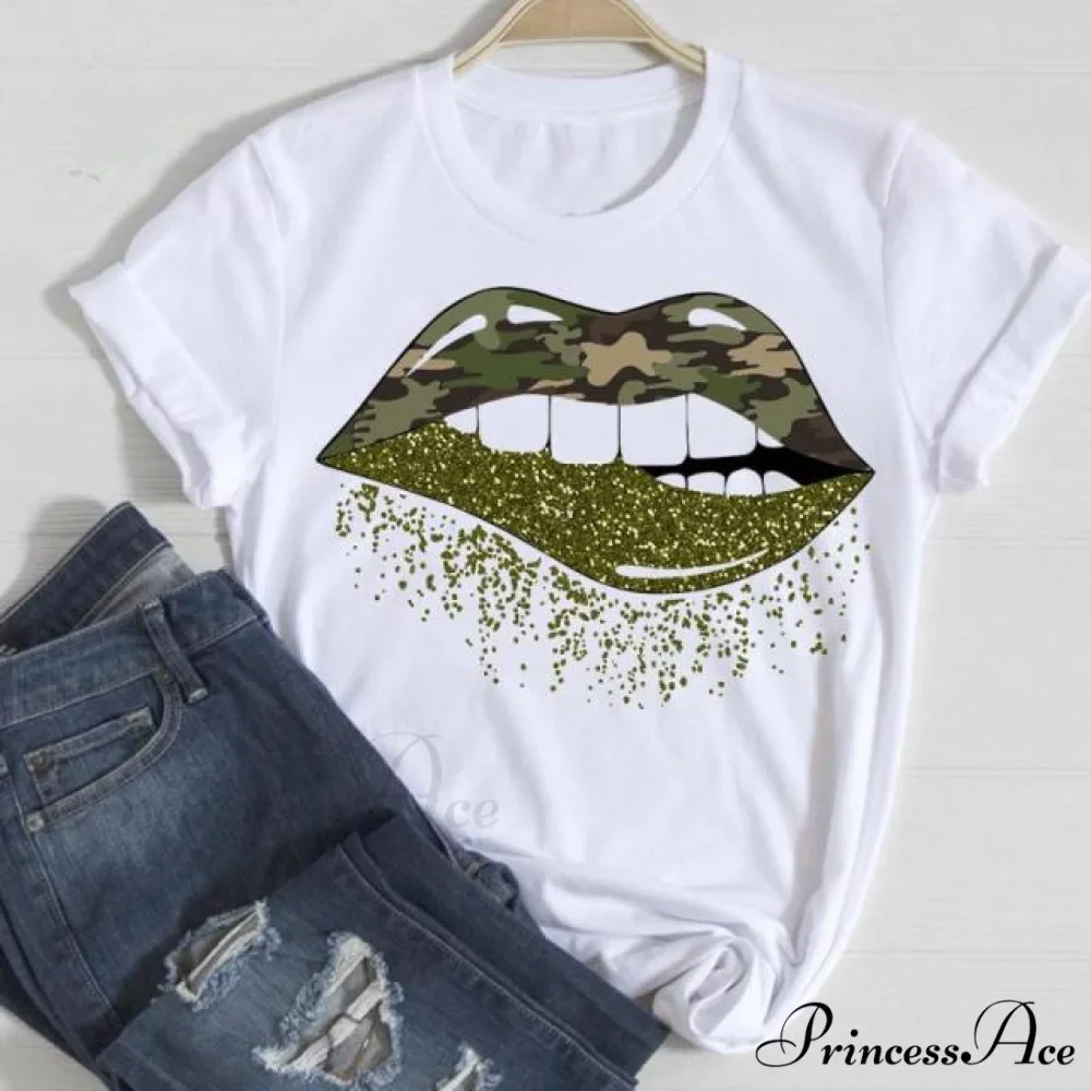 Love Fashion 90s Trend Graphic Tshirt - Image 12