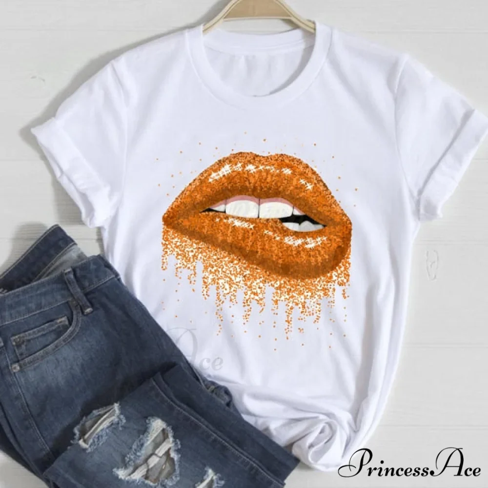 Love Fashion 90s Trend Graphic Tshirt - Image 2