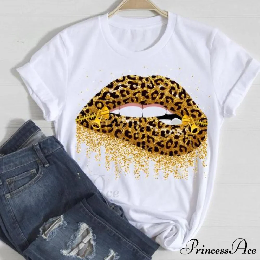 Love Fashion 90s Trend Graphic Tshirt - Image 3