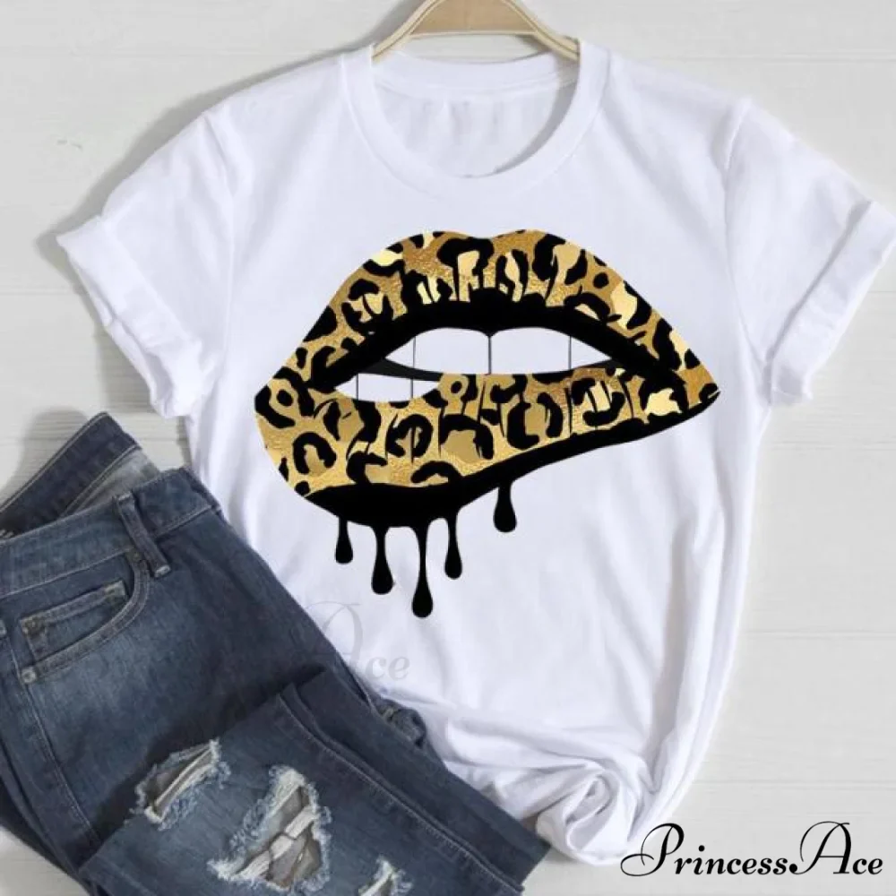 Love Fashion 90s Trend Graphic Tshirt - Image 4