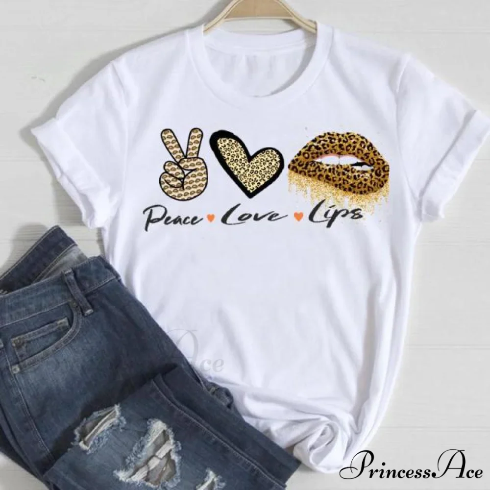 Love Fashion 90s Trend Graphic Tshirt - Image 5