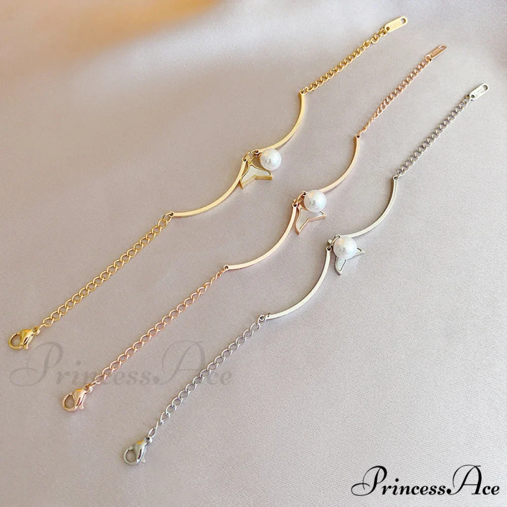 New Arrival Fish Tail Elegant Pearl Bracelet - Image 2