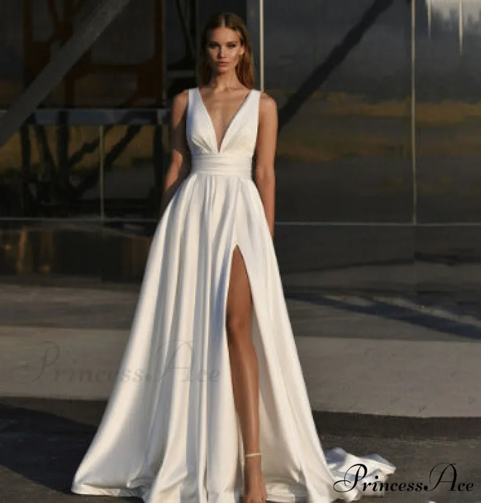 Cross-Neck Sleeveless Marriage Gown - Image 4