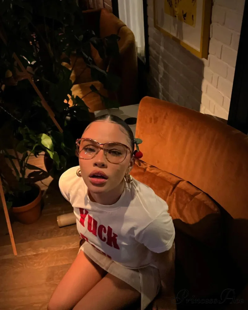 Dark Hip-Hop Letter Print Crop Top T-shirt - Image 3