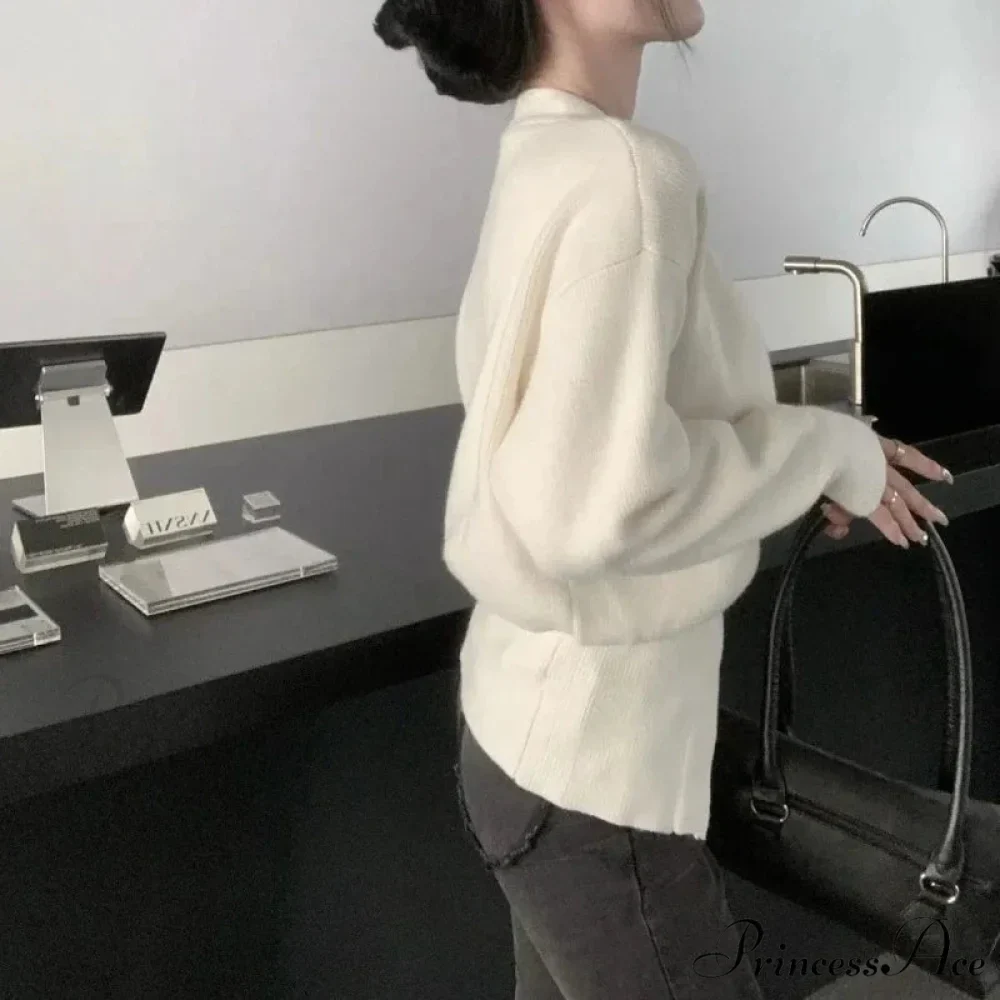 Deep-neck Clasp Lengthy Sleeve Cardigan - Image 3