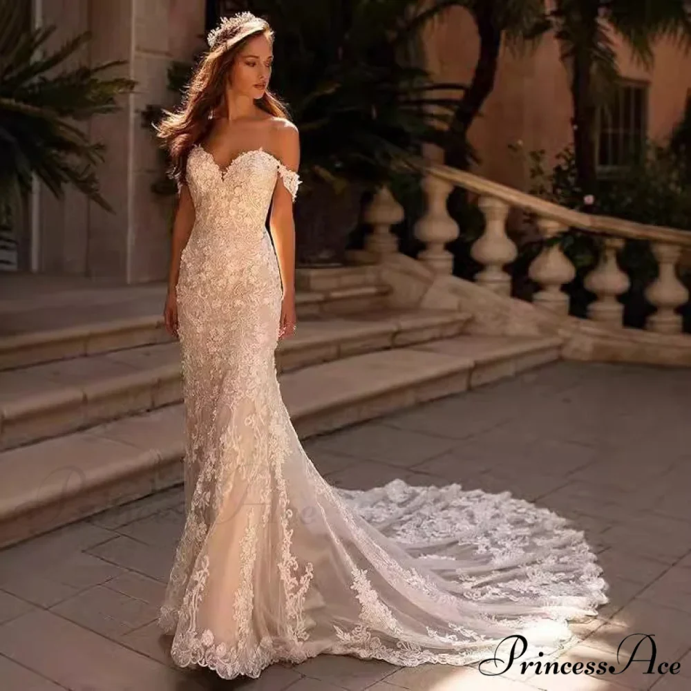 Delicate Mermaid Outdoor Wedding Gown - Image 3