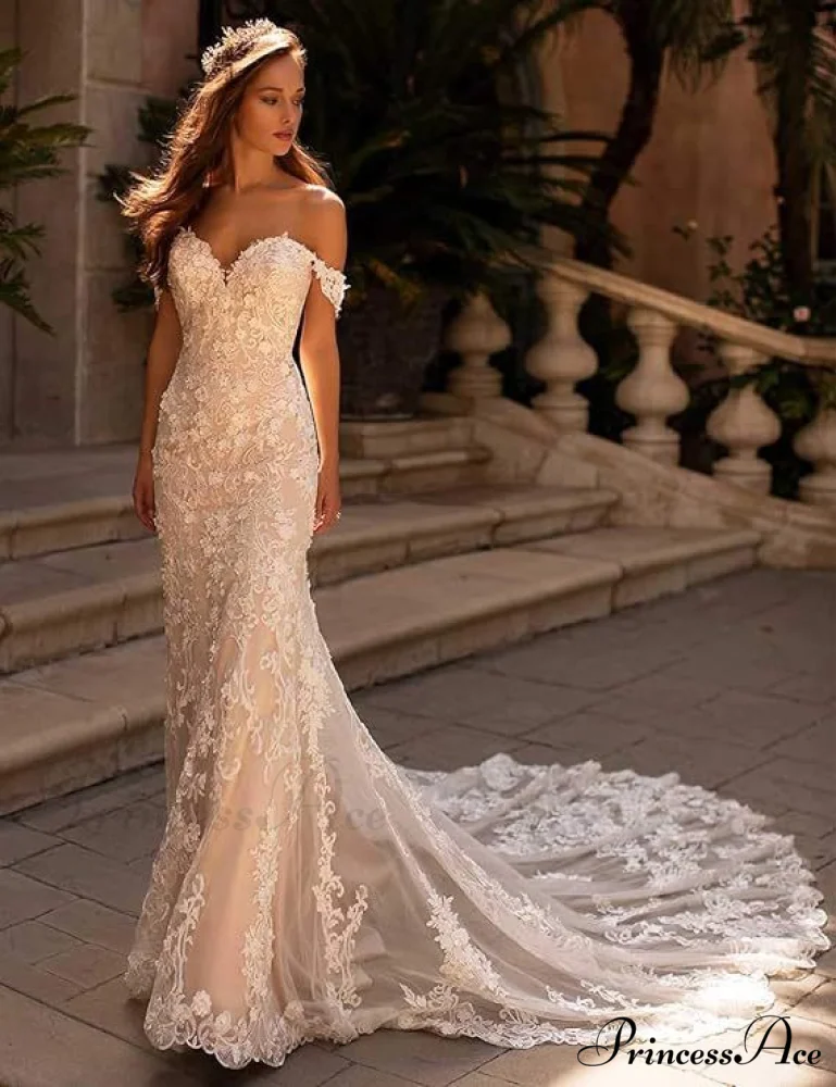 Delicate Mermaid Outdoor Wedding Gown - Image 4