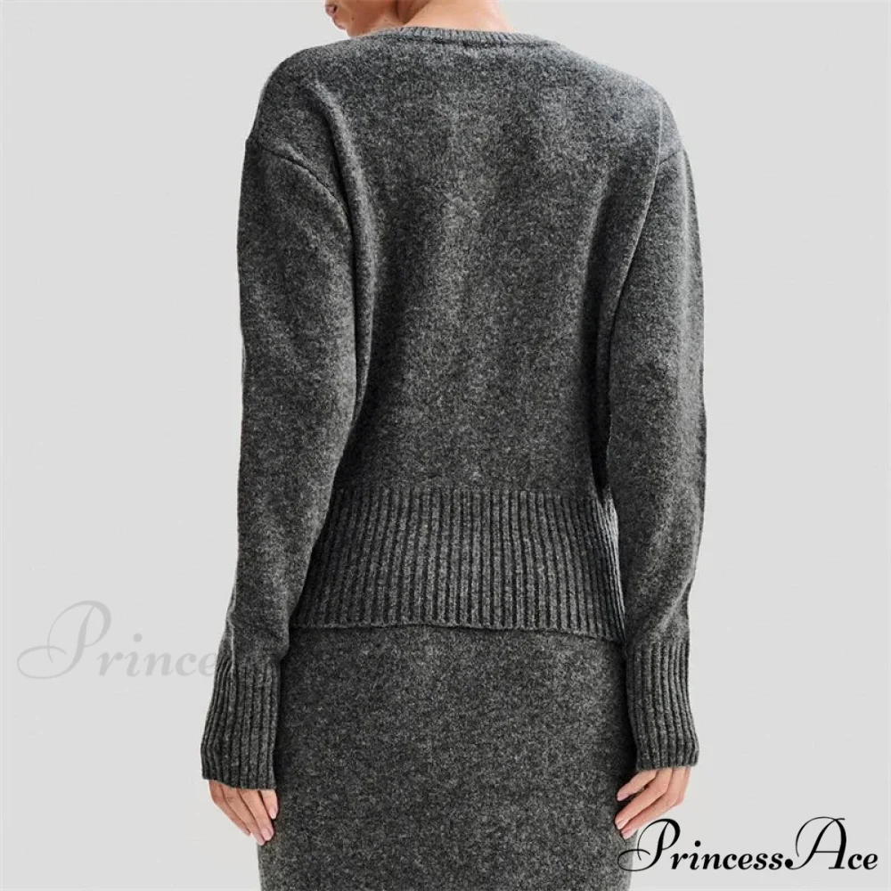Durable Circular Neck Solo Buttoned Turn-of-the-Century Style Knitted Cardigan - Image 2