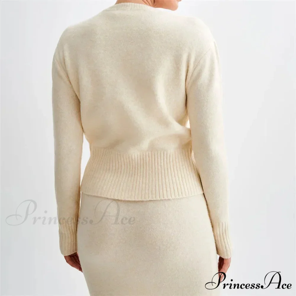 Durable Circular Neck Solo Buttoned Turn-of-the-Century Style Knitted Cardigan - Image 6