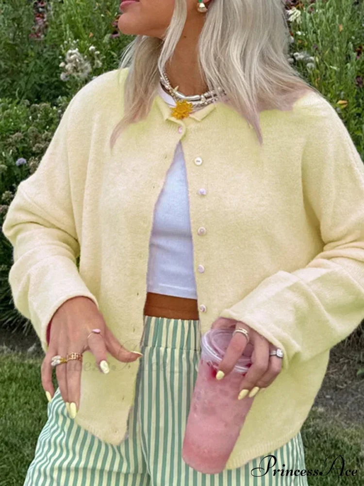 Durable Comfortable Button-front Knit Cardigan - Image 4