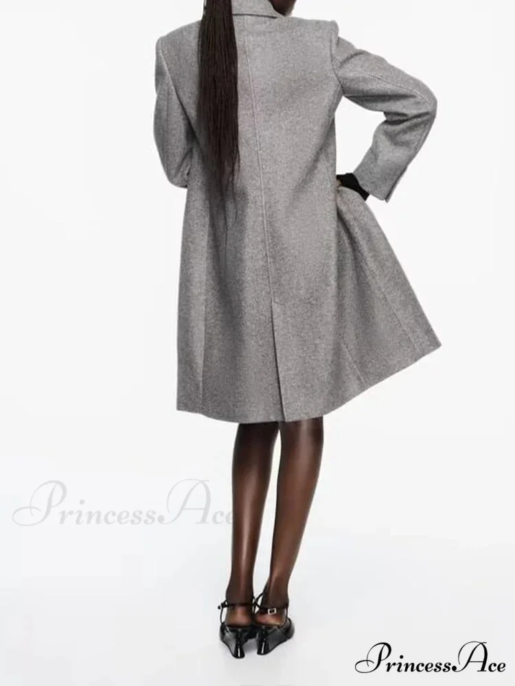European Soft Slim Style Overcoat

Modified Title: European Gentle Fitted Fashion Overcoat - Image 2