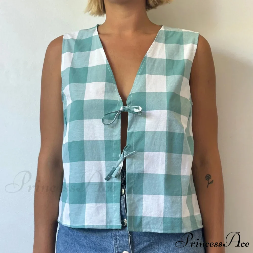 Fasten Front V-Neck Crop Top - Image 7