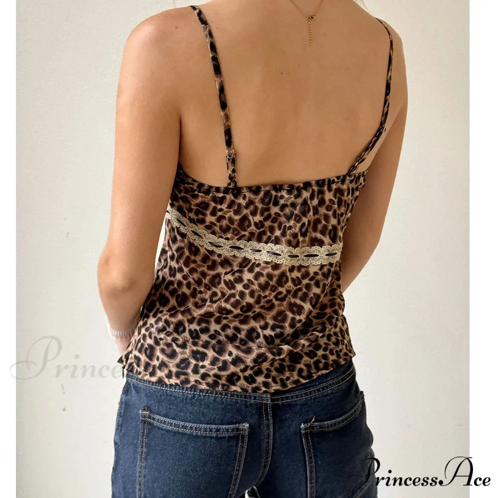 Flirtatious Leopand Lace Crop Top - Image 3