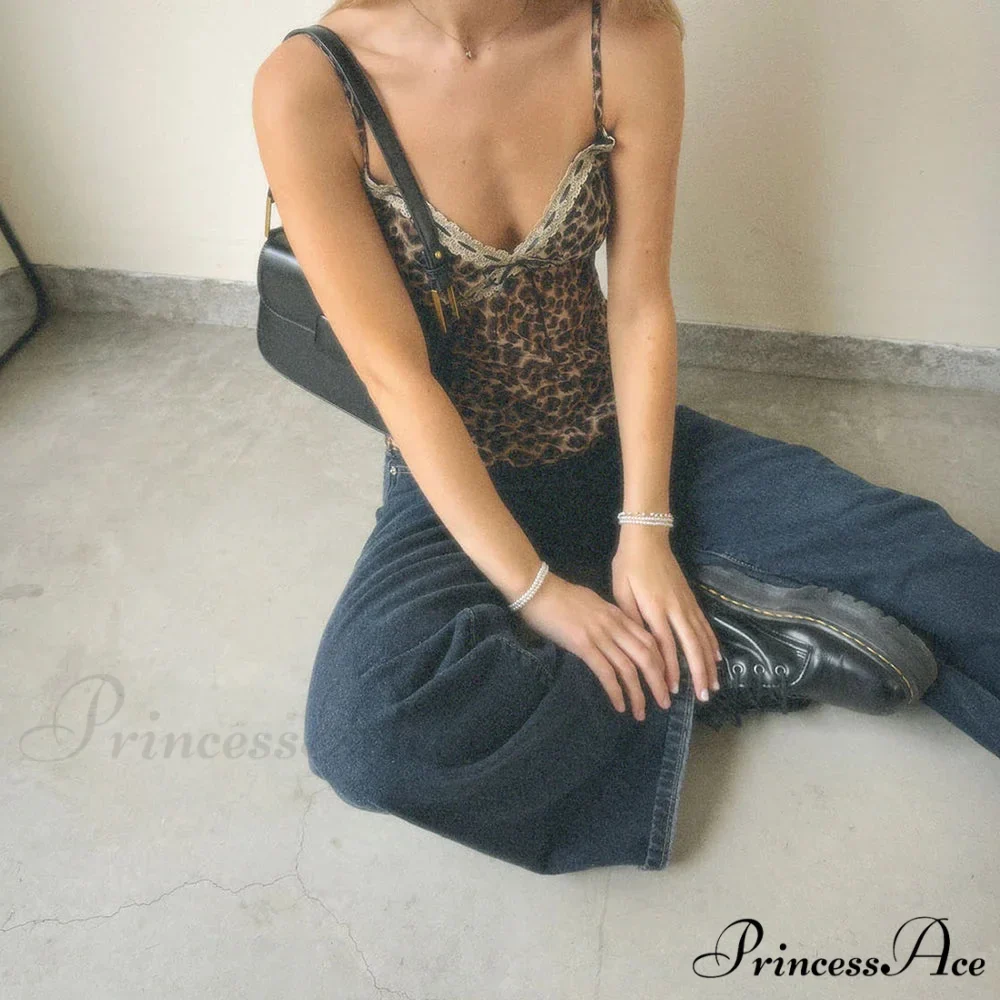 Flirtatious Leopand Lace Crop Top - Image 6