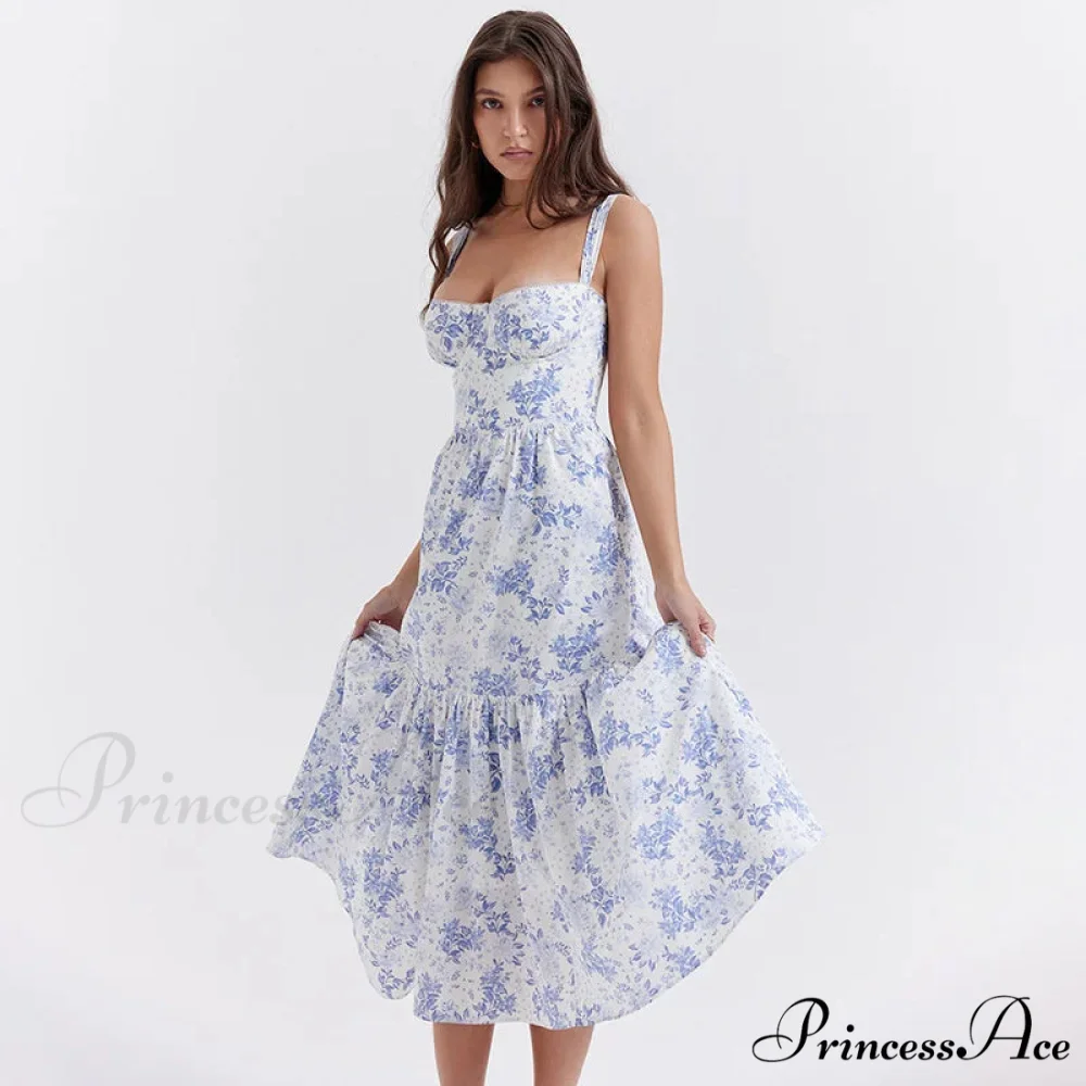 Form-fitting Flared Holiday Dress - Image 6
