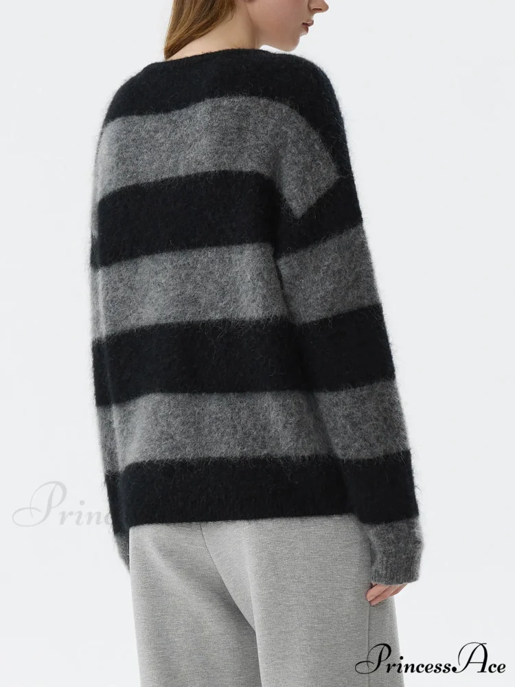 Fuzzy Vintage Banded Baggy Jumper - Image 3