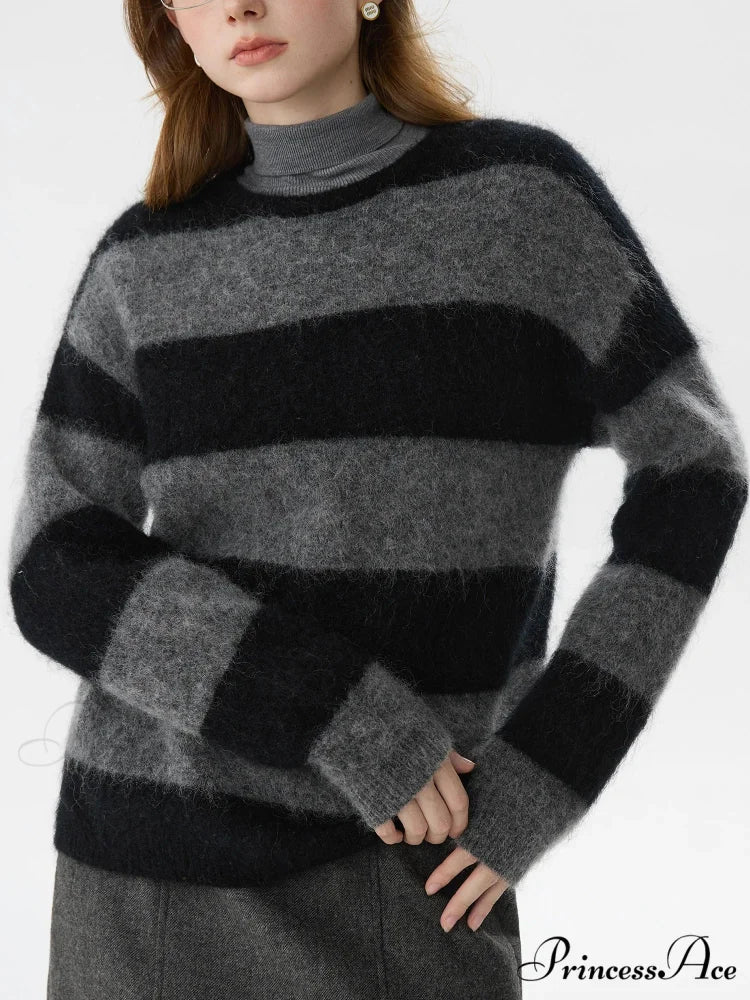 Fuzzy Vintage Banded Baggy Jumper - Image 4
