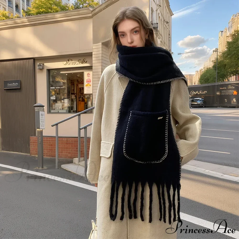 High-end Cashmere Monochrome Pocket Scarf - Image 4