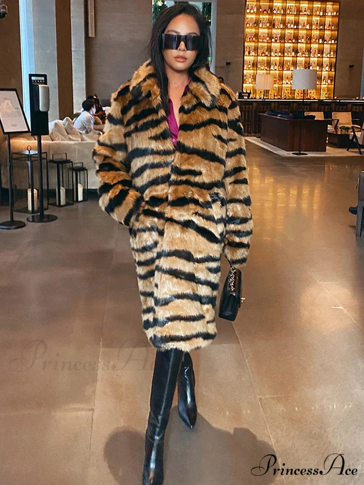 Imitation Fur Tiger Patterned Baggy Overcoat - Image 2
