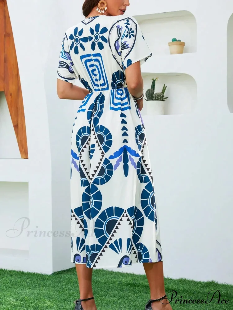 Informal Elevated Waist Plunging-neckline Bohemian Floral Dress - Image 3