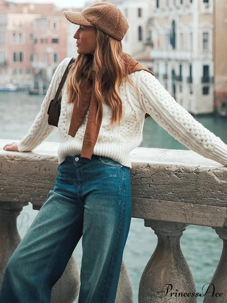 Knit Circular Neck Extended Sleeve Jumper - Image 4