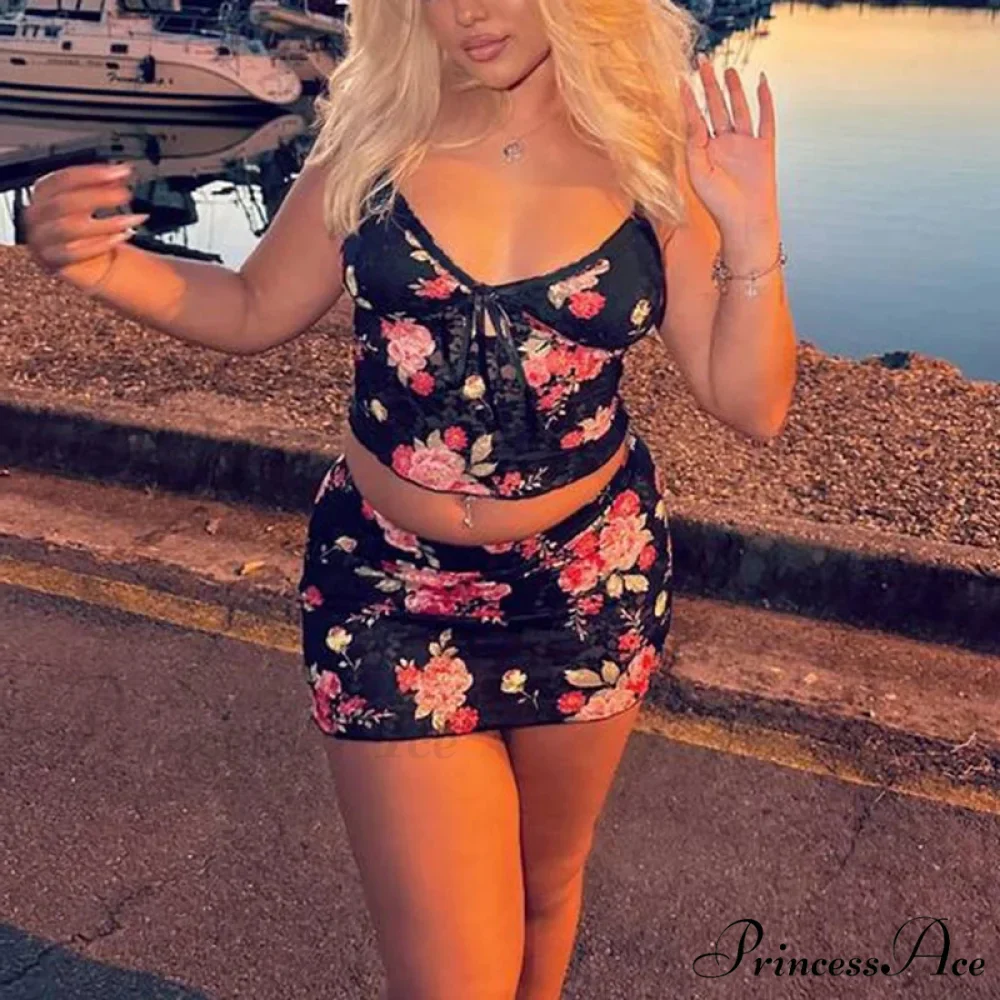 Lacy Flower V Neck Spaghetti Strap Crop Top Mini Pencil Skirt Two Pieces Set - Image 4