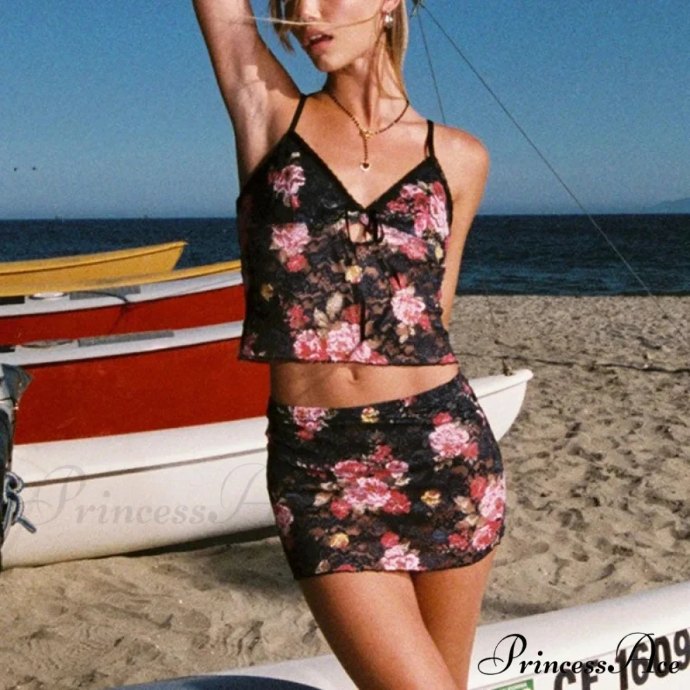 Lacy Flower V Neck Spaghetti Strap Crop Top Mini Pencil Skirt Two Pieces Set - Image 5