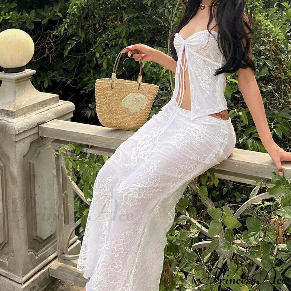 Lacy Front Fasten Crop Top Lengthy Skirt Two Pieces Set - Image 2