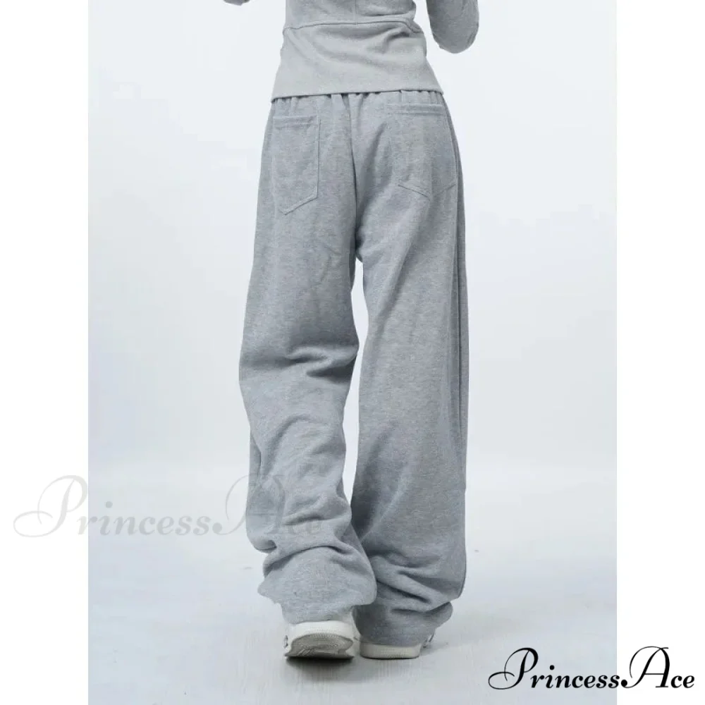 Large Grey 2000s Women Sweatpants Trousers - Image 3