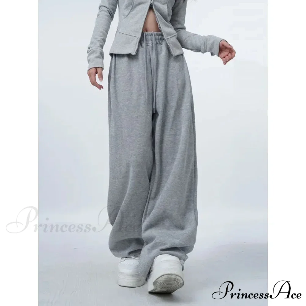 Large Grey 2000s Women Sweatpants Trousers - Image 4