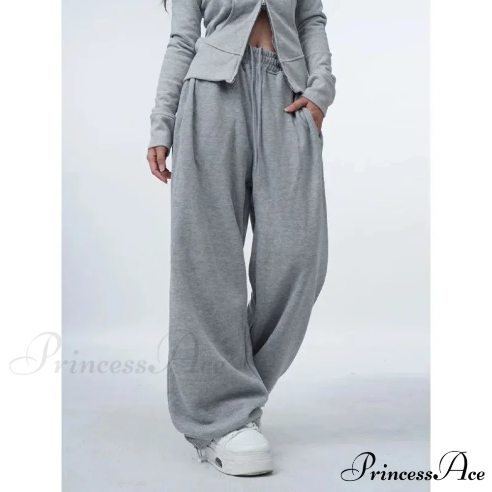 Large Grey 2000s Women Sweatpants Trousers - Image 6