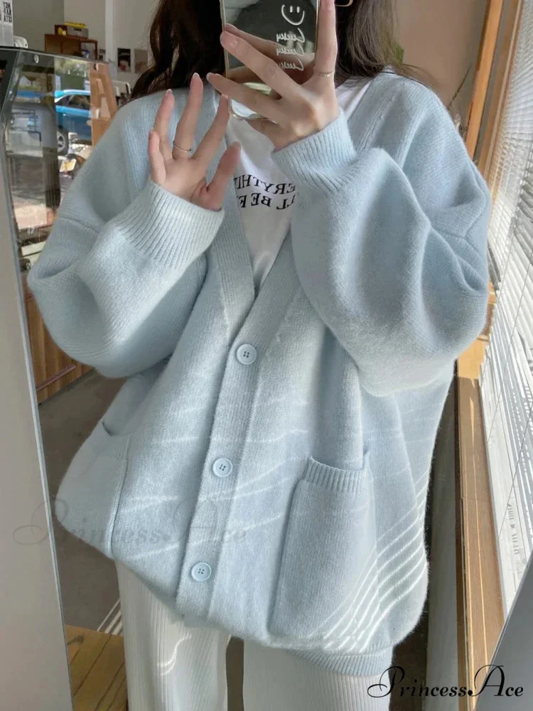 Large Preppy V-Neck Knitted Knit Cardigan - Image 5