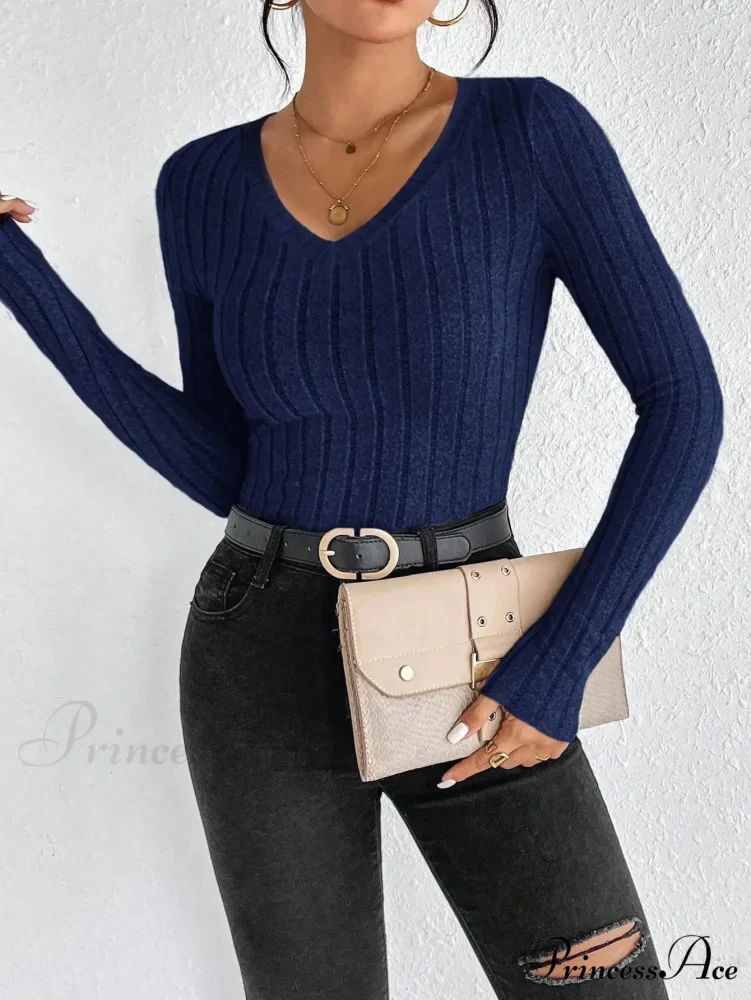 Light Deluxe Basic Sleek Cozy V-Neck Pullover Top Women - Image 4