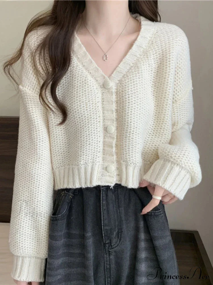 Low-cut Buttoned Knitted Cardigan - Image 2
