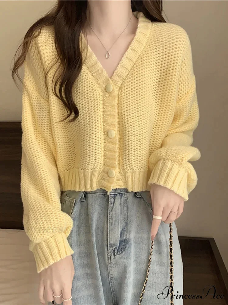 Low-cut Buttoned Knitted Cardigan - Image 6