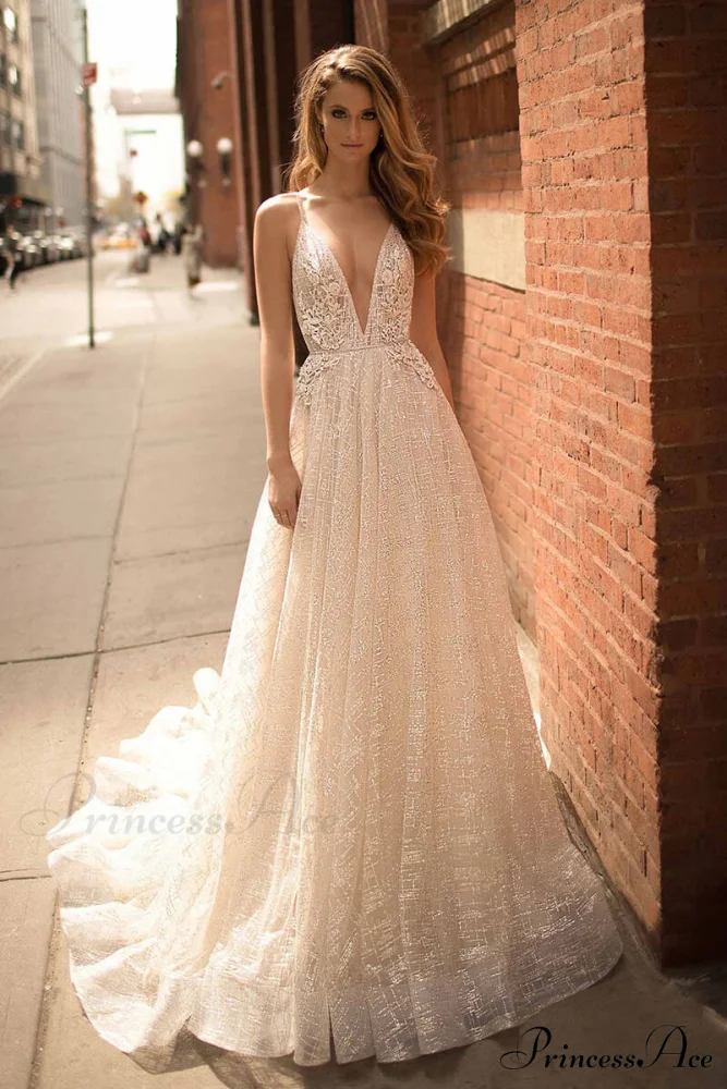 Low-cut Neckline Sleeveless Mermaid Bridal Gown - Image 3