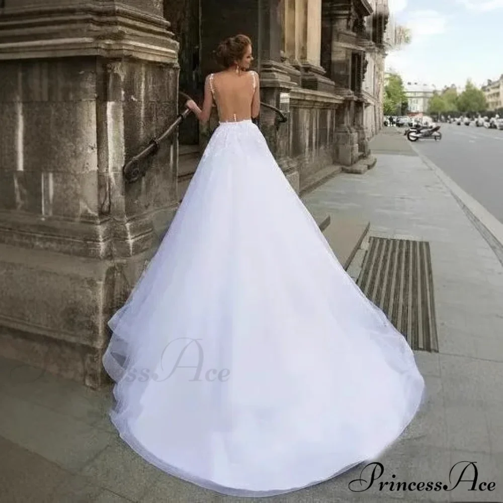 Low-cut Sleeveless Lace Bridal Gown - Image 2