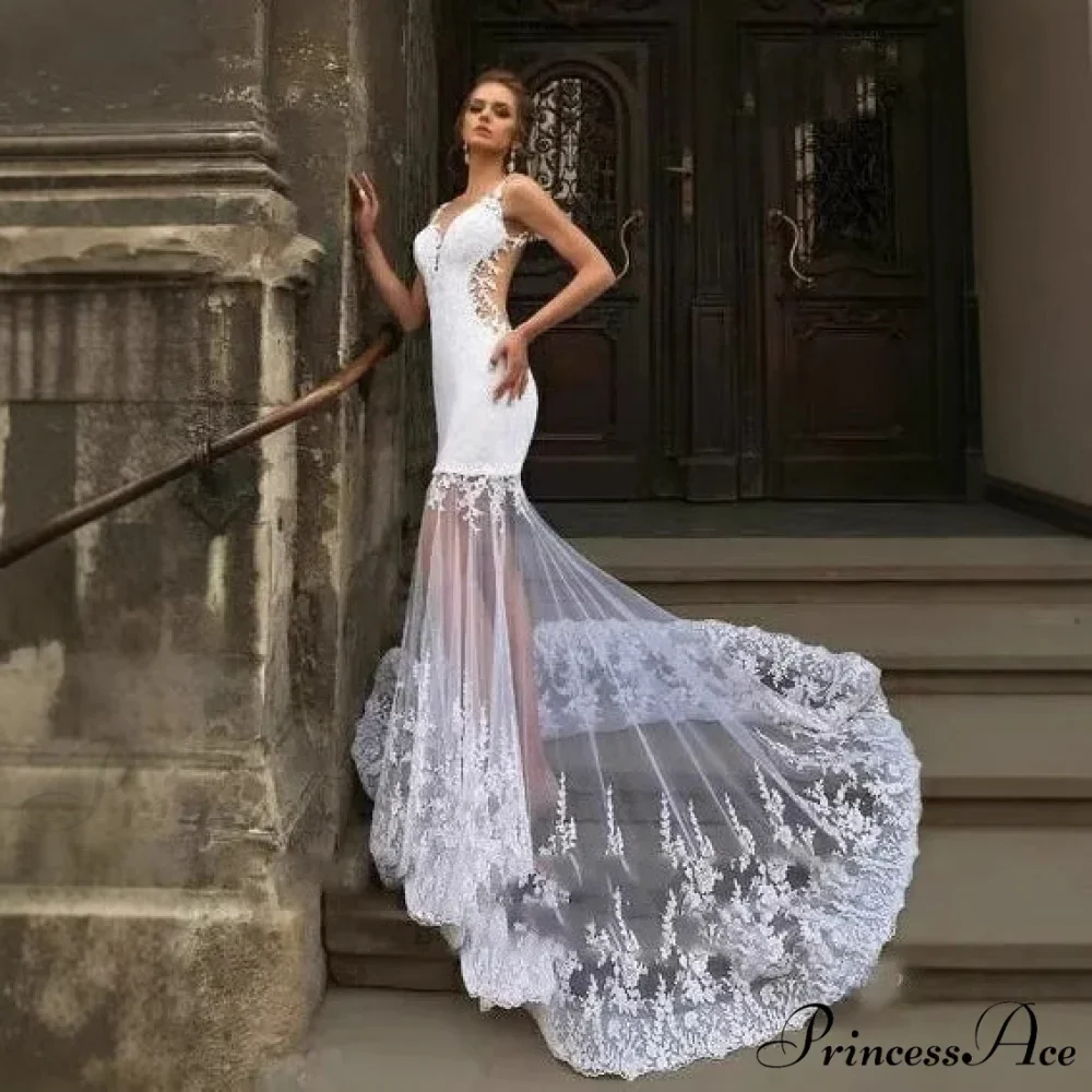 Low-cut Sleeveless Lace Bridal Gown - Image 3