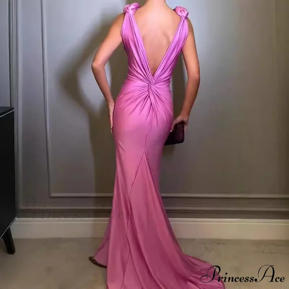 Low-cut Sleeveless Open-back Monochrome Prom Dress - Image 3
