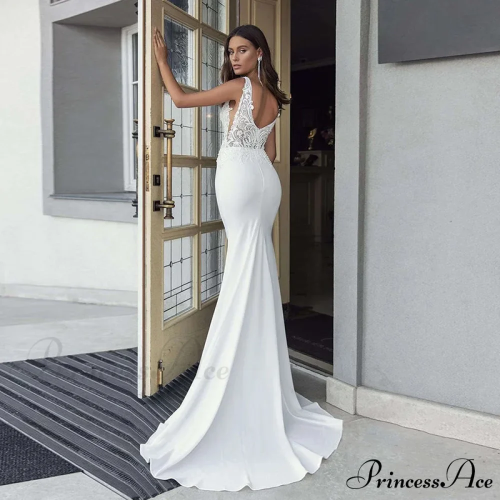 Low-cut V-Neck Mermaid Bridal Gown - Image 2