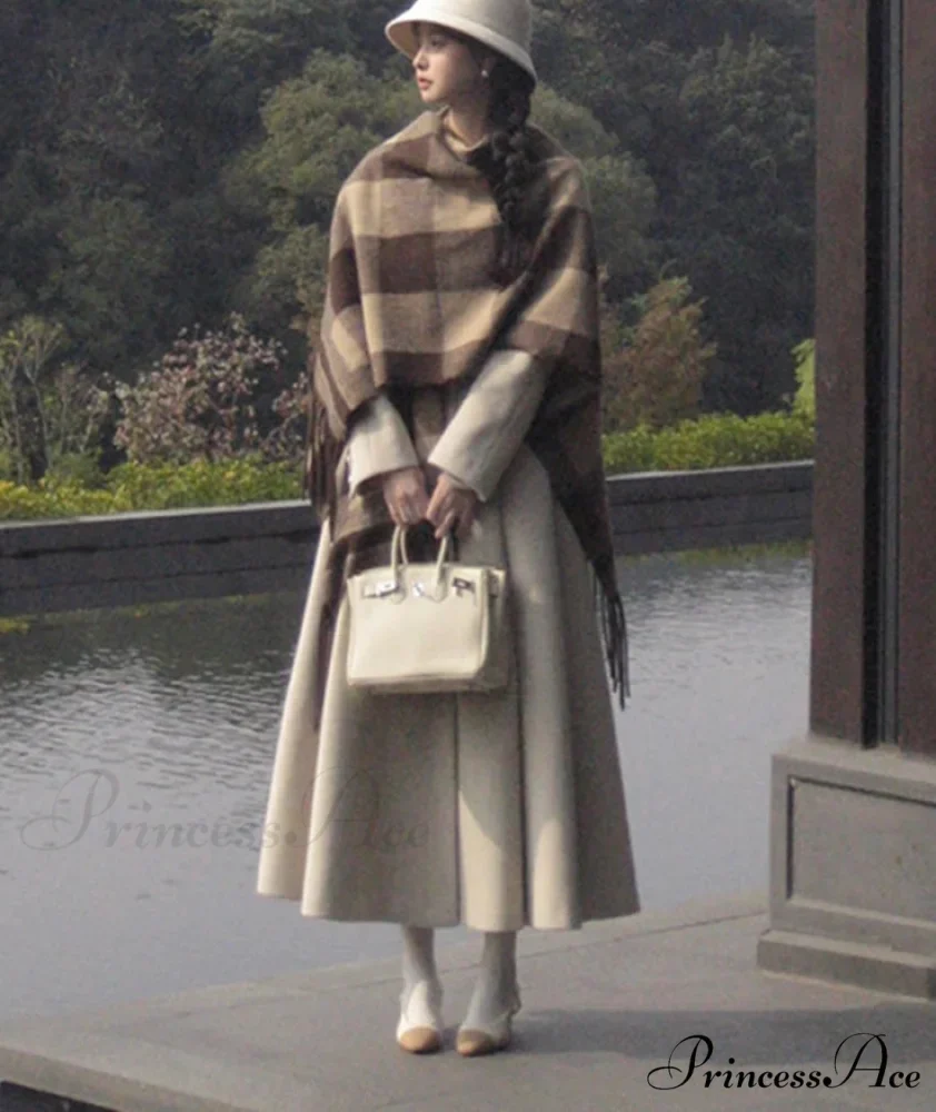 Luxurious Blended Elegant Overcoat - Image 2
