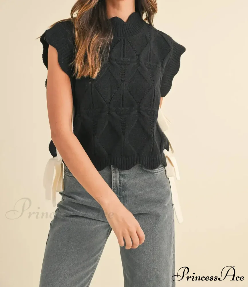 Monochrome Scalloped Edging Cozy Jumper - Image 2