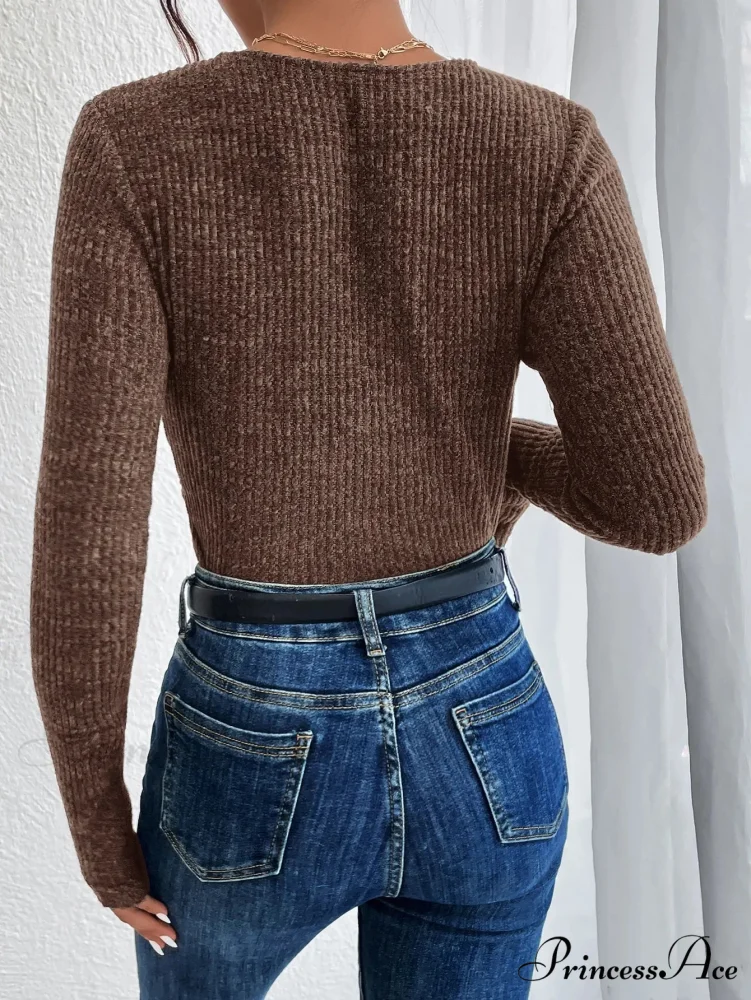 New Style Kink Low-Cut Monochrome Slim Sweater Top Women - Image 2